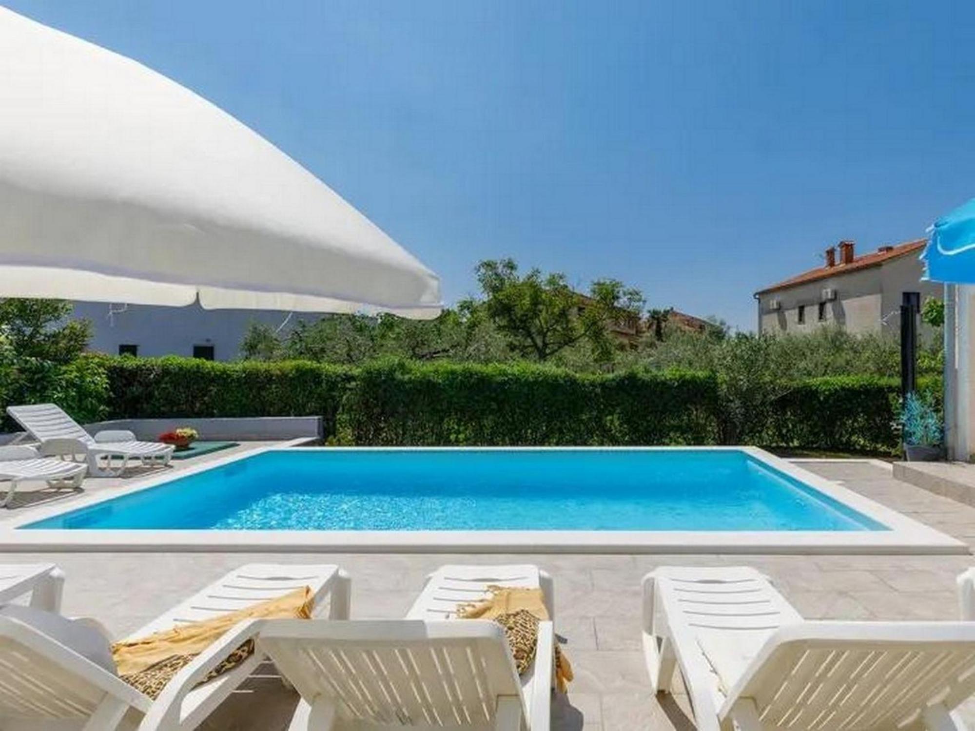 House With A Swimming Pool - 23000 Ferienhaus *